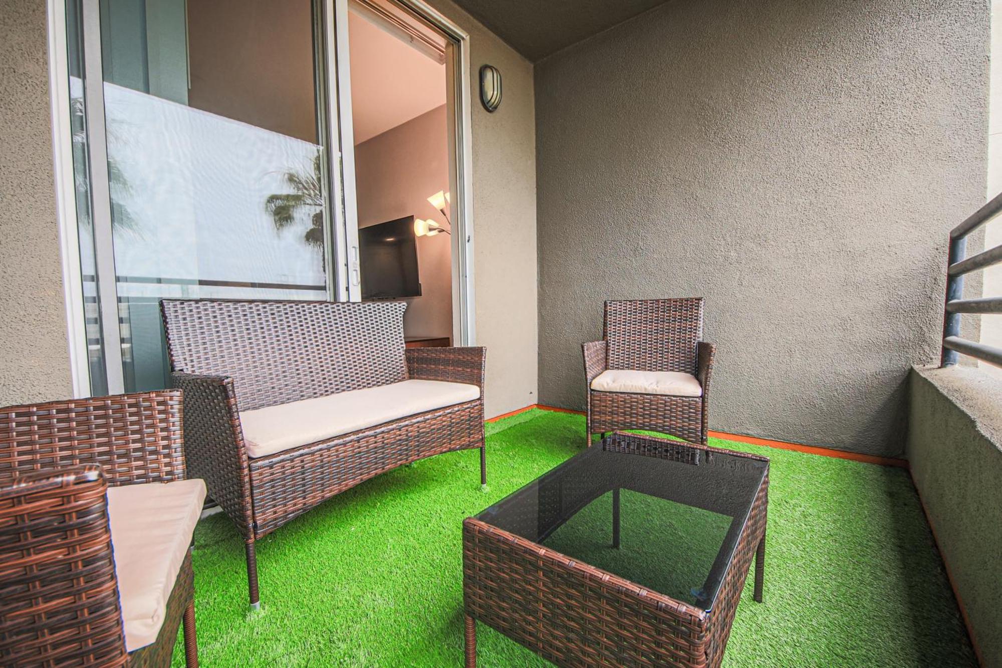 Sunny 2bdr In Sm Pool & Gym - 5 Min To The Beach! Los Angeles