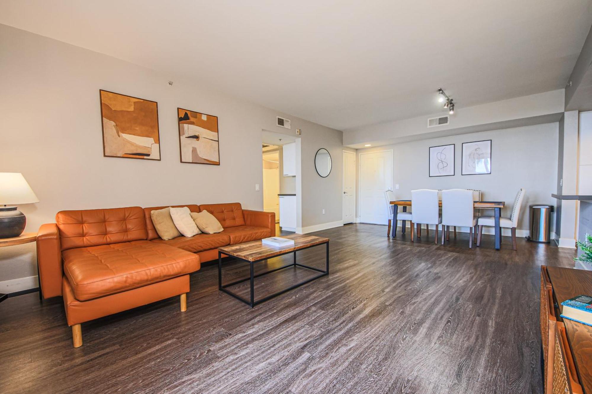 Sunny 2bdr In Sm Pool & Gym - 5 Min To The Beach! Apartment Los Angeles