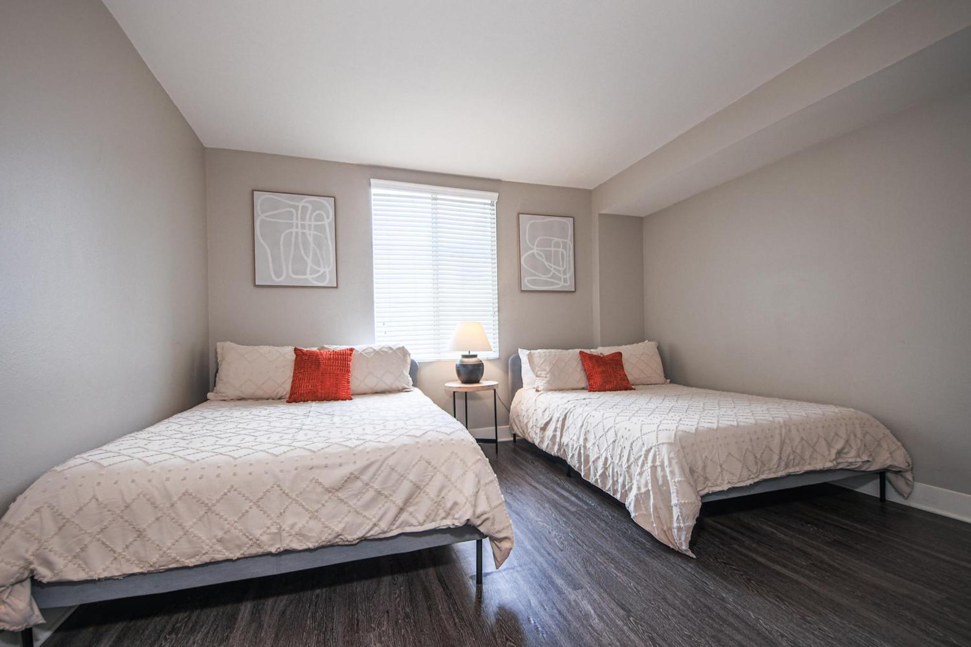 Sunny 2bdr In Sm Pool & Gym - 5 Min To The Beach! Apartment Los Angeles